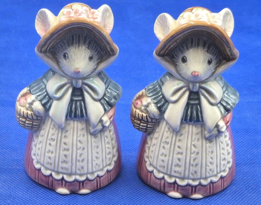 Vintage Otagiri Porcelain Country Mouse S&P Shakers 4" Tall Handpainted Japan